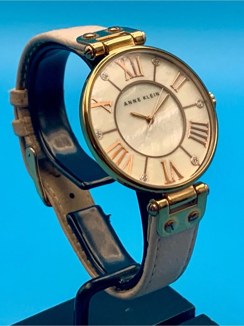 ANNE KLEIN 10/9918 Women’s Quartz Wristwatch MOP Dial Crystals Works New Battery